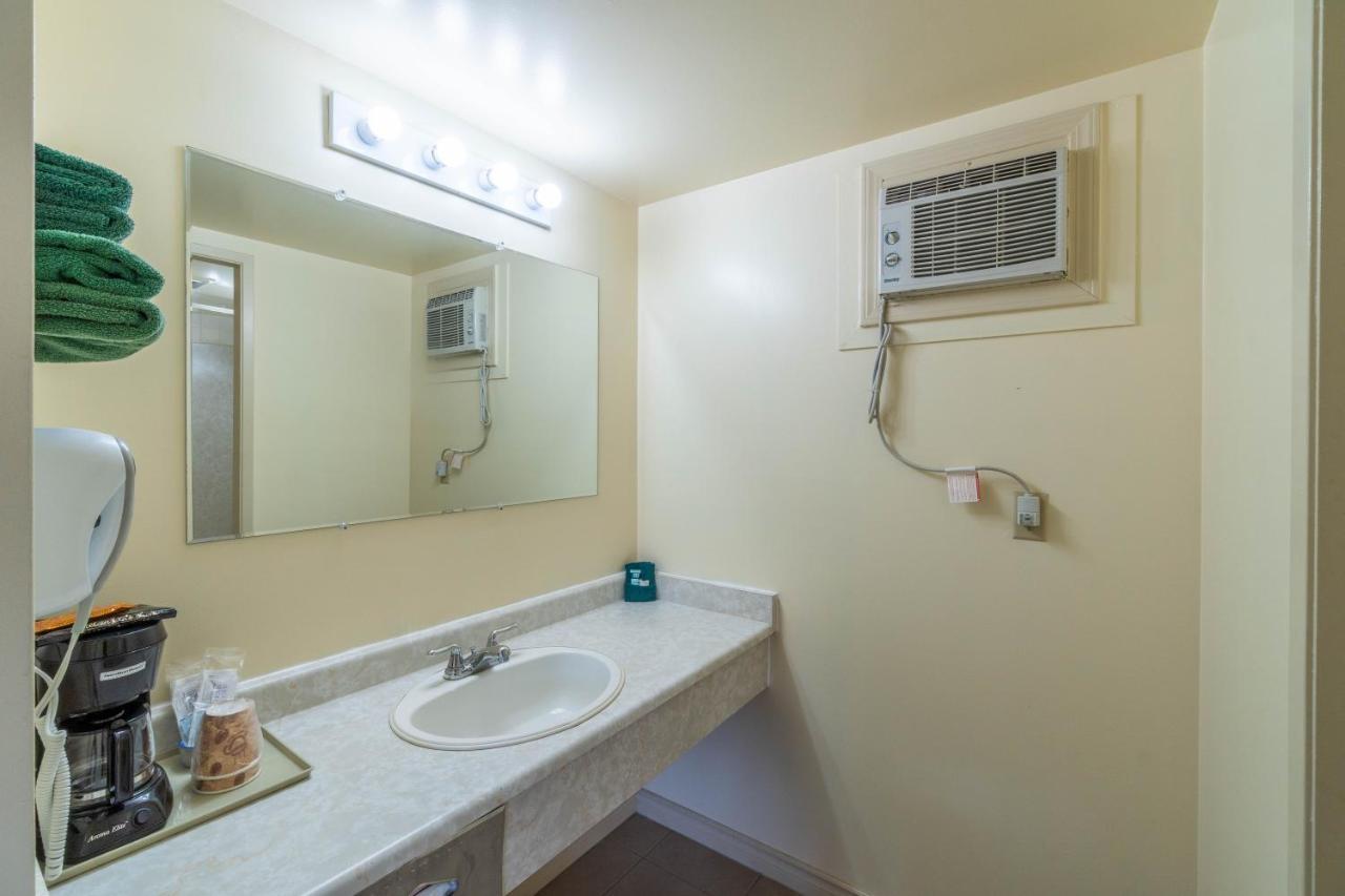 Canada'S Best Value Desert Inn & Suites Cache Creek Exterior foto