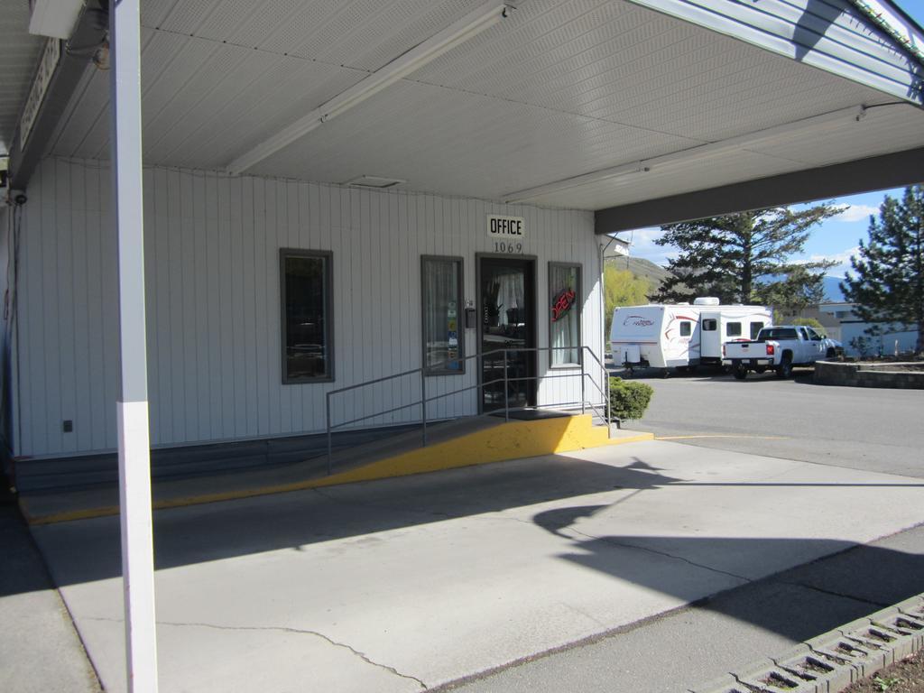 Canada'S Best Value Desert Inn & Suites Cache Creek Exterior foto