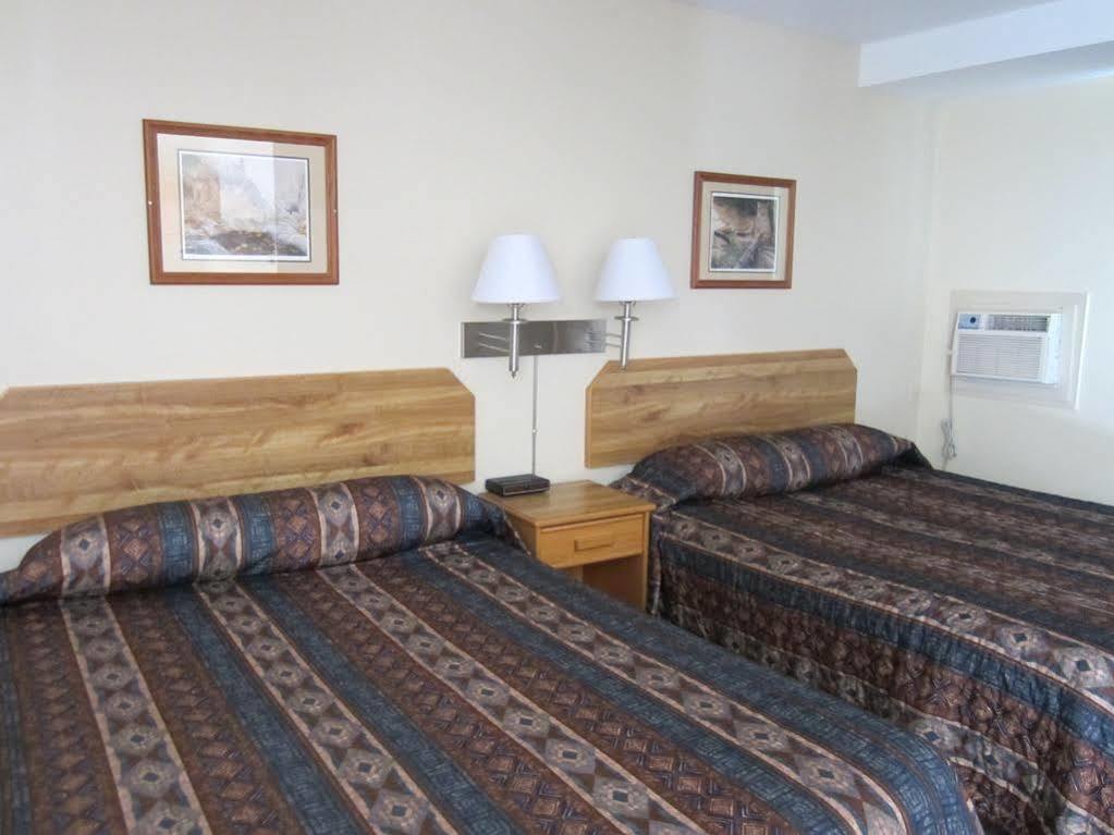 Canada'S Best Value Desert Inn & Suites Cache Creek Exterior foto