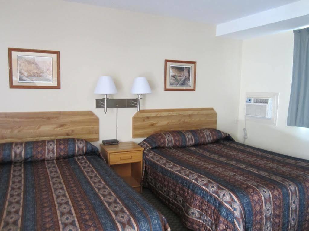 Canada'S Best Value Desert Inn & Suites Cache Creek Exterior foto
